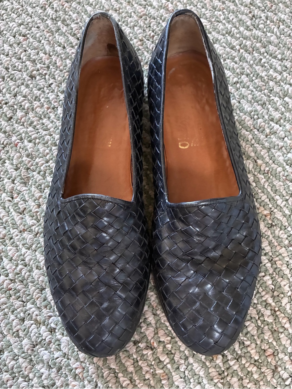😎 Vintage Luxury Salvatore Ferragamo woven black leather loafers